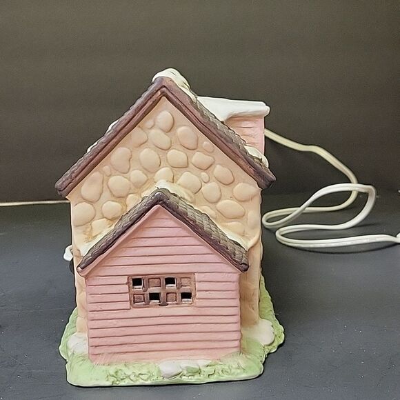 Brinn's Village  Smitty's Millhouse Holiday Light-Up - Picture 3 of 6